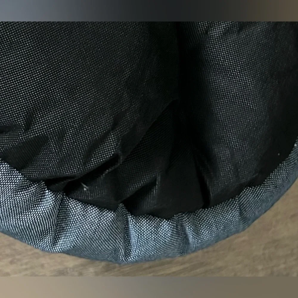 Plush & Comfy Bed For Your Fur Baby!!